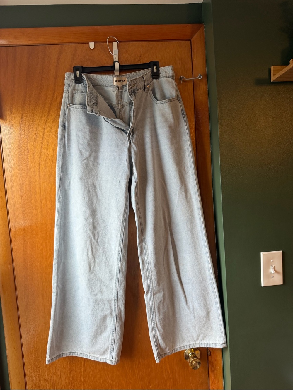 High-Rise Light Blue Wide Leg Jeans - Casual Flare Style